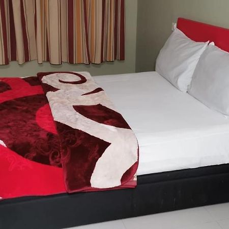 Hostal Gracia Torrejón de Ardoz Zewnętrze zdjęcie