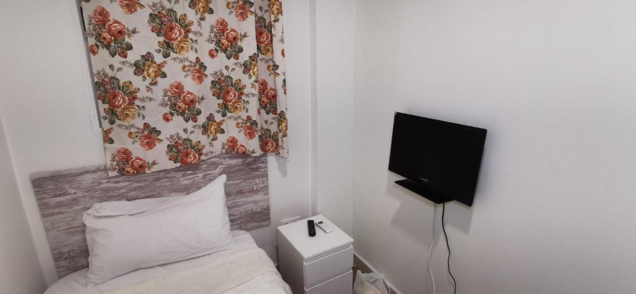 Hostal Gracia Torrejón de Ardoz Zewnętrze zdjęcie